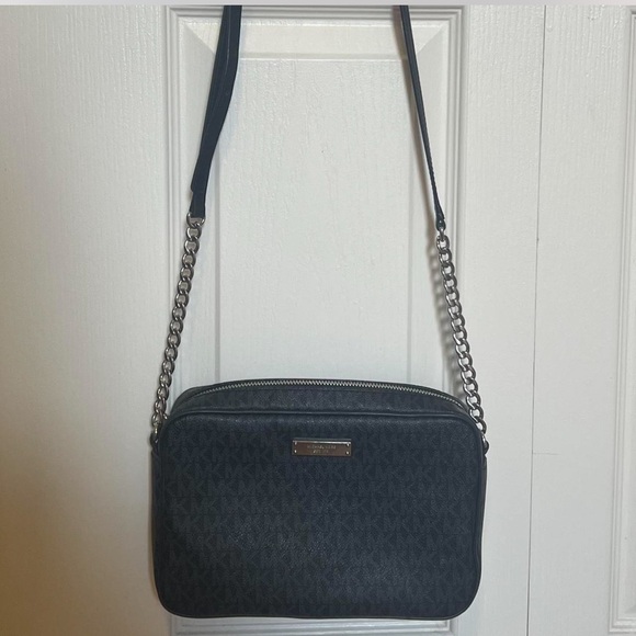 Michael Kors Womens Black Signature Crossbody Bag Silver Hardware - Picture 4 of 4